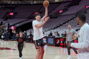 開拓者前線記者小傅：這是一個(gè)不錯的賽季開局 吃一塹長一智