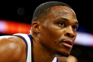 國王隊首秀！威少18分鐘8中2拿到6分6板 三分2中0