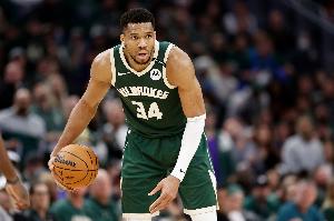 猛如虎！字母哥僅出戰(zhàn)26分鐘 26中16砍下37分14籃板5助攻