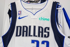 弗拉格首秀球衣亮相！賽后首秀補丁將被取下制成1of1球星卡