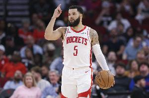 杜蘭特：范弗里特為了留在球隊接受了降薪 受傷對他來說很艱難