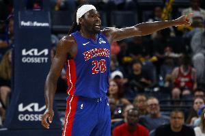 內(nèi)線猛獸！斯圖爾特替補出戰(zhàn)24分鐘 得到20分10籃板2助攻4蓋帽