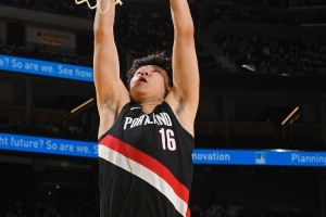 利拉德交代了你什么？楊瀚森：教了我一些經(jīng)驗(yàn) 大哥對(duì)我傾囊相授