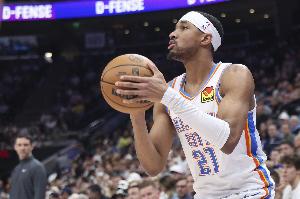 打得不錯！阿隆-維金斯14投7中&三分9中5得到23分9板1帽