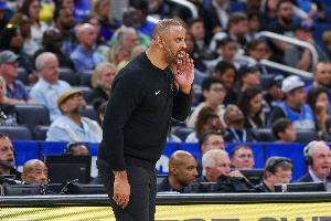 卡佩拉：我喜歡烏度卡嚴(yán)格的風(fēng)格 這正是季后賽所需的特質(zhì)