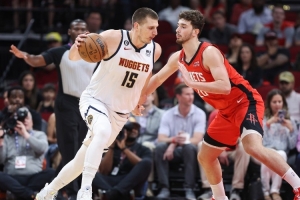 美記：沒有現(xiàn)役內線能到約基奇的水平 但申京可成為下一個約基奇