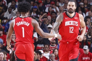 美記：阿門和亞當(dāng)斯都拉不開空間 申京保持三分威脅火箭就好打些