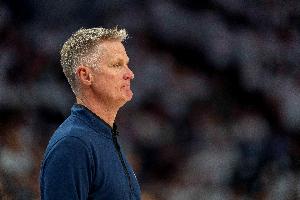 科爾：現(xiàn)在的籃球排陣只要能拉開空間就行 我們有很多人站了出來