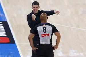 裁判解釋雷霆最后暫停：戴格諾特離裁判很近 發(fā)球之前喊出了暫停