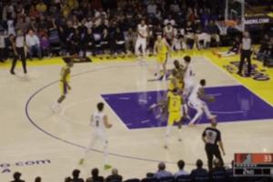 扎實(shí)的！楊瀚森掩護(hù)助隊(duì)友穩(wěn)穩(wěn)上籃命中！