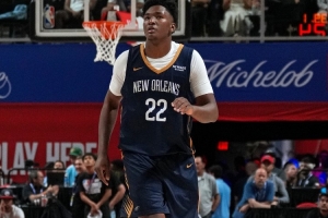 12分8板7助4斷！阿爾瓦拉多：管理層看到了奎因潛力現(xiàn)在效果顯著