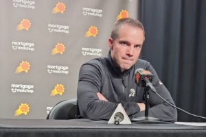 太陽主帥：勇士跑位攻防速度與眾不同 狄龍吃T時場上確實有爭執(zhí)