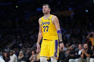 克萊：我初次見東契奇就說他會(huì)很特別 因?yàn)榭票榷既ガF(xiàn)場(chǎng)看他打球