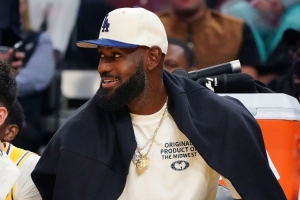 美網(wǎng)友：詹姆斯第23季只打23場？喬丹不會因任何原因缺陣&真GOAT