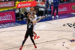 這下賠了！拉松奮力防守卡梅隆-約翰遜 帥臉被打到還送給對(duì)手兩罰