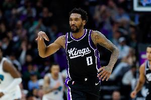 手感不錯！蒙克半場7中4&三分5中2拿到12分 另有3籃板