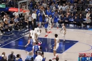 就差1分 ！加福德籃下轉(zhuǎn)身大勾手輕松得分