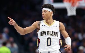 打得亂！費爾斯15中5拿到13分5板3助1斷 正負(fù)值-10全隊最低