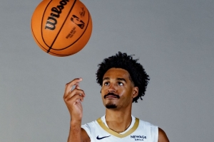 賽季場均17.3分！鵜鶘客戰(zhàn)獨(dú)行俠 普爾因左膝酸痛缺陣