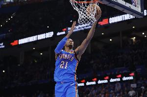 太準(zhǔn)了！阿隆·維金斯首節(jié)4記三分轟下14分2板1助3斷