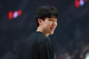 蘇群：楊瀚森上半賽季的安排主要就在G聯(lián)盟 偶然也回板凳熟悉節(jié)奏