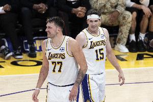 雷迪克：東契奇和里夫斯喜歡互相噴垃圾話 這也讓他們更加默契