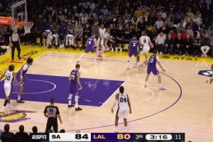 高質(zhì)量掩護！奧利尼克1擋2 卡斯爾空位三分洞穿籃心