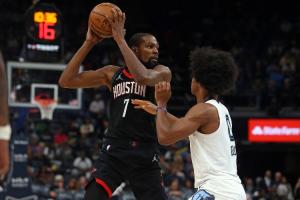 火記：杜蘭特連續(xù)2場(chǎng)手感不佳火箭都贏了 好在他這樣的表現(xiàn)不多