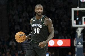 夠強硬！蘭德爾首節(jié)7中4&三分3中2 拿下11分2助1帽帶隊追分