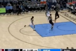 攻防建功！奧科吉積極防守完成搶斷 隨后順勢反擊打中