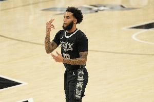 外線有譜！朱利安·尚帕尼首節(jié)4中3拿到9分 三分3中2