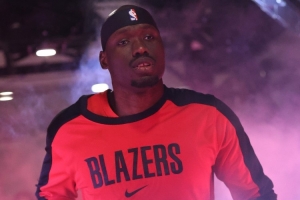 三分3中3！媒體人：里斯獲得機(jī)會(huì) 是開拓者上半場(chǎng)為數(shù)不多的亮點(diǎn)