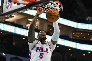 先發(fā)級表現(xiàn)！德拉蒙德半場6中5砍10分9籃板 搶4個前場板&送出2帽