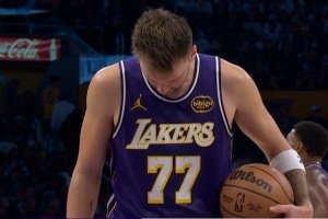 東契奇生涯第55次半場砍下20+5+5 97-98賽季有統(tǒng)計以來歷史最多