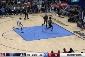 行云流水！申京前場(chǎng)搶斷 阿門無私助攻杜蘭特空籃暴扣