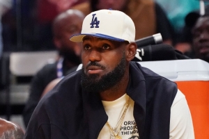 危險了！5連客后詹姆斯最多再缺席3場 否則無法參與獎項評選