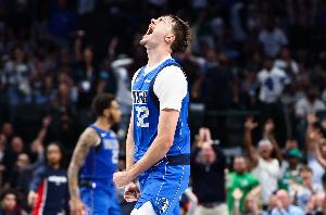 弗拉格談打回3號(hào)位：有時(shí)還是有點(diǎn)僵硬 球隊(duì)進(jìn)攻組織本可更好一些