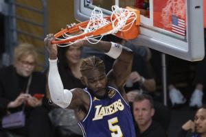 統(tǒng)治“頓”~艾頓近4場場均19.3分&命中率71.4% 本季在湖人領(lǐng)810萬