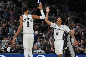 全員變強！馬刺2K能力值變化：文班&哈珀等4人+1 卡斯爾+2至84