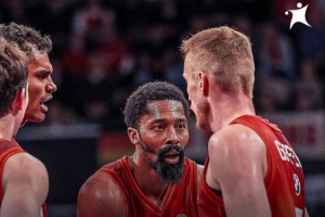 拜仁瘋狂的客場(chǎng)之旅！40天內(nèi)12場(chǎng)比賽有11個(gè)客場(chǎng) 最遠(yuǎn)還要到迪拜