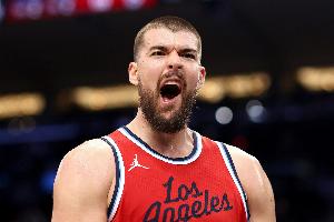 扛起球隊！祖巴茨半場10中6拿下16分7板1助2斷