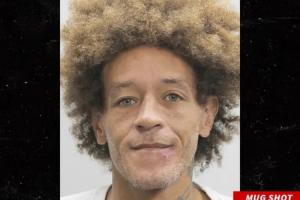 TMZ：德隆蒂·韋斯特嚴(yán)重醉酒昏迷&警方出于安全原因?qū)⑵浯? >
                                        </div>
                                    </div>
                                                                        <div   id=