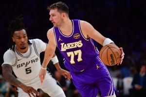 西區(qū)第二來之不易~湖人本季已有4次10+逆轉(zhuǎn) 這4場全贏概率僅0.01%