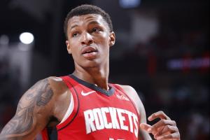 不能運運運??！小賈巴里6中2末節(jié)被棄用 正負值-19全場最低