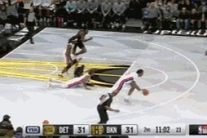 攻防一體！奧薩爾倒地?cái)嗲蚩焖俑M(jìn)再助攻斯圖爾特打?；@網(wǎng)