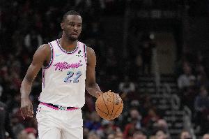 狀態(tài)不錯(cuò)！維金斯半場9中6拿到15分4板3助1斷 正負(fù)值+14