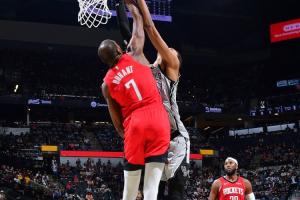 媒體人：曾經(jīng)劃時代球員KD不像自己 全新劃時代球員文班一錘定音