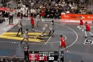 堅(jiān)決就有效果！卡佩拉前場(chǎng)籃板外傳 謝潑德自信三分出手再中！