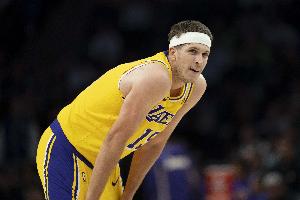 明日湖人戰(zhàn)老鷹  里夫斯連續(xù)第3場(chǎng)缺席 克萊伯升級(jí)為出戰(zhàn)成疑