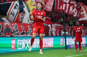 脫胎換骨！劉若釩加盟海港首賽季5球6助+奪冠，此前長達2年進球荒